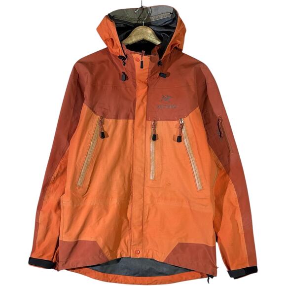 Vintage Arc’teryx Gore-Tex Hooded Light Jacket XL - Picture 1 of 7